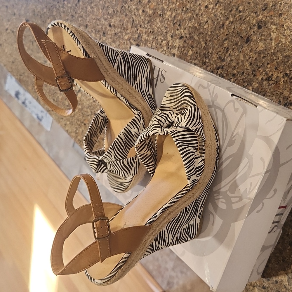 SHI by Journeys Womens 10